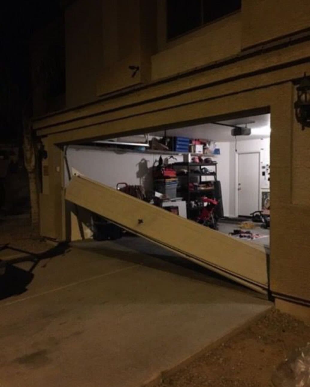 Garage Door Issue Finder